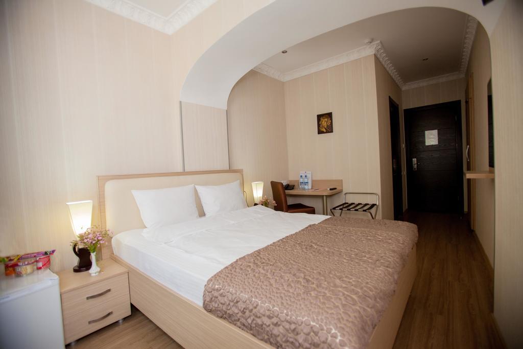 Rustaveli Palace Tbilisi Exteriér fotografie
